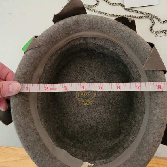 Vintage Hat By Ritz Elegant Gray Wool Hat with Bow - Picture 8 of 9